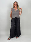 Top mit Spitzen-Details in Taupe