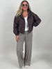 Jacke mit Kapuze in Velours-Optik in Mokka