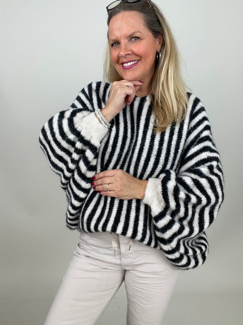Pullover mit Fledermaus-Ärmeln Streifen in Schwarz/Creme