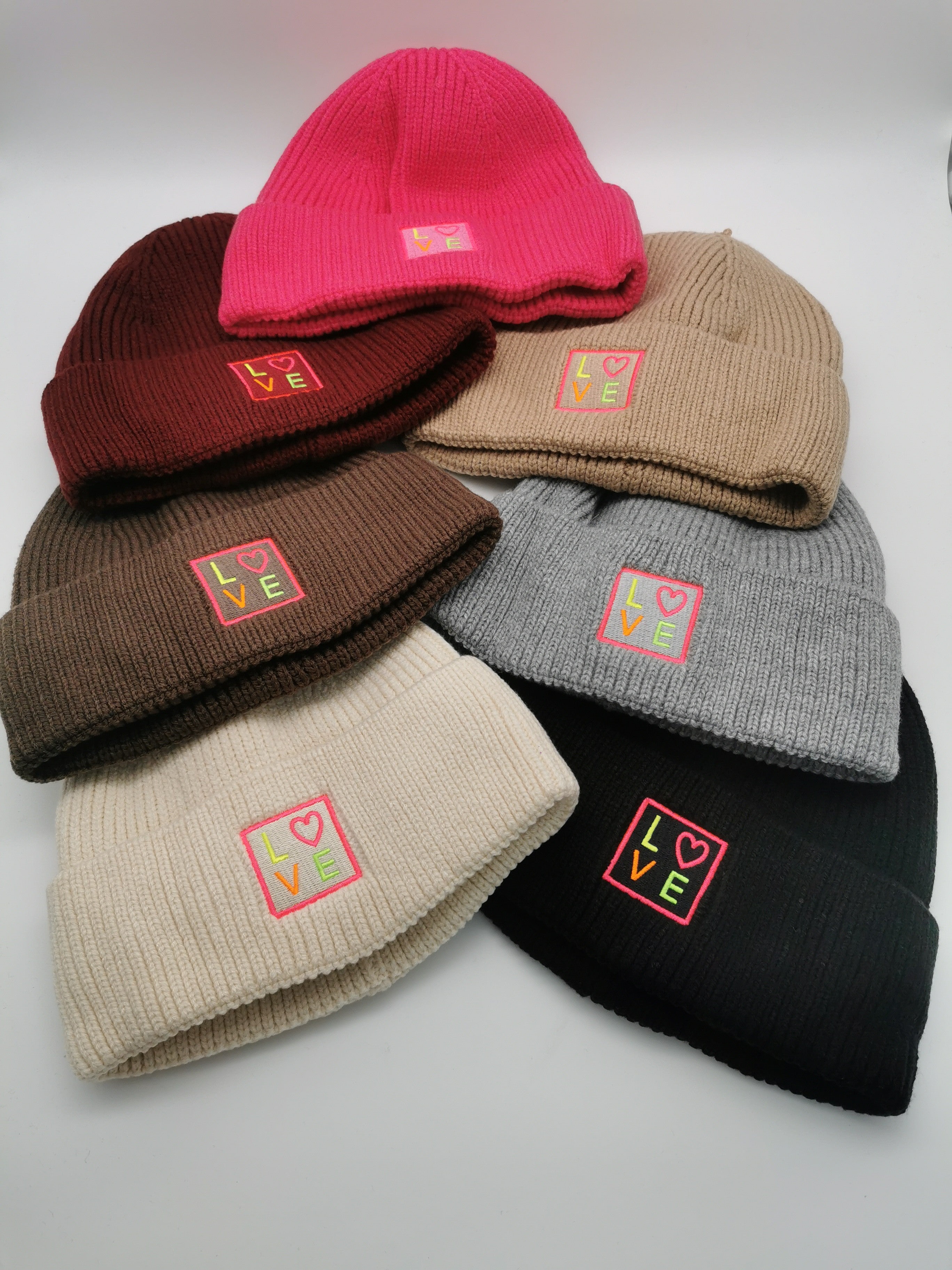 Mütze Love in versch. Farben