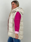 Steppweste mit dezentem Schimmer in Beige