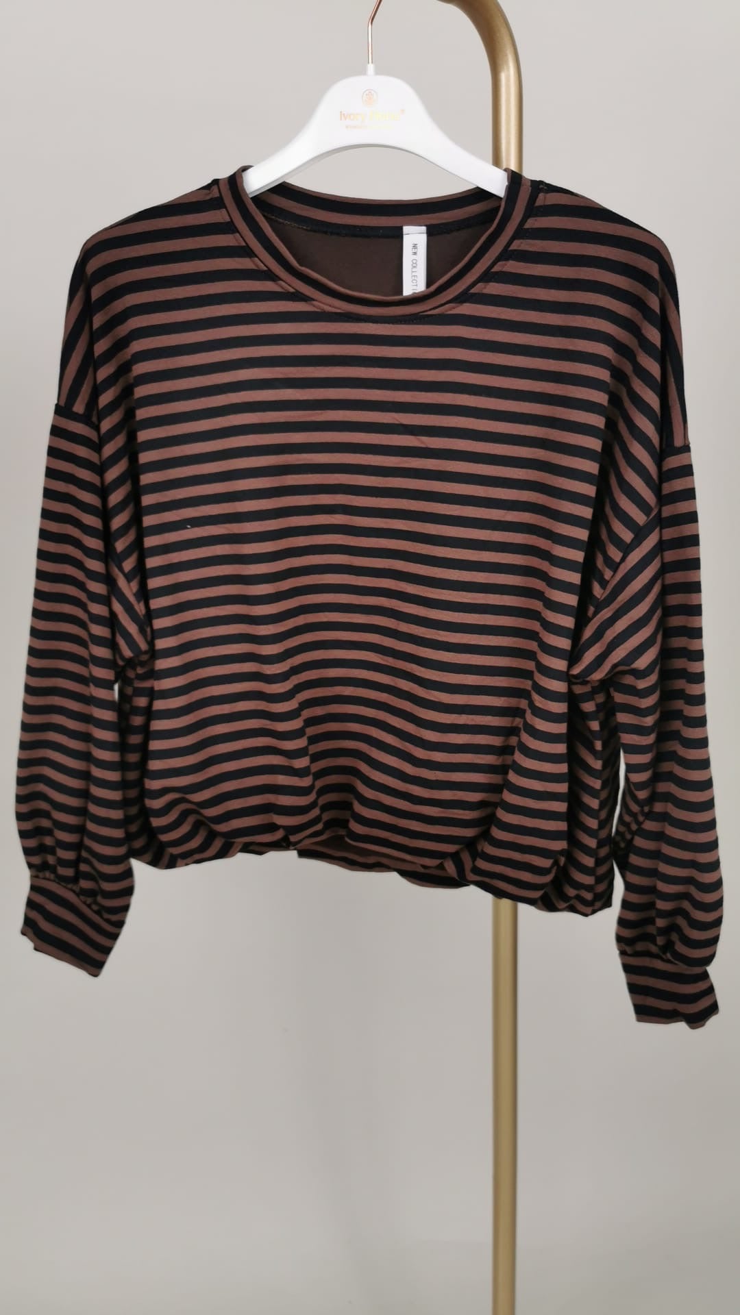 Sweatshirt mit Streifen in Mokka/Schwarz