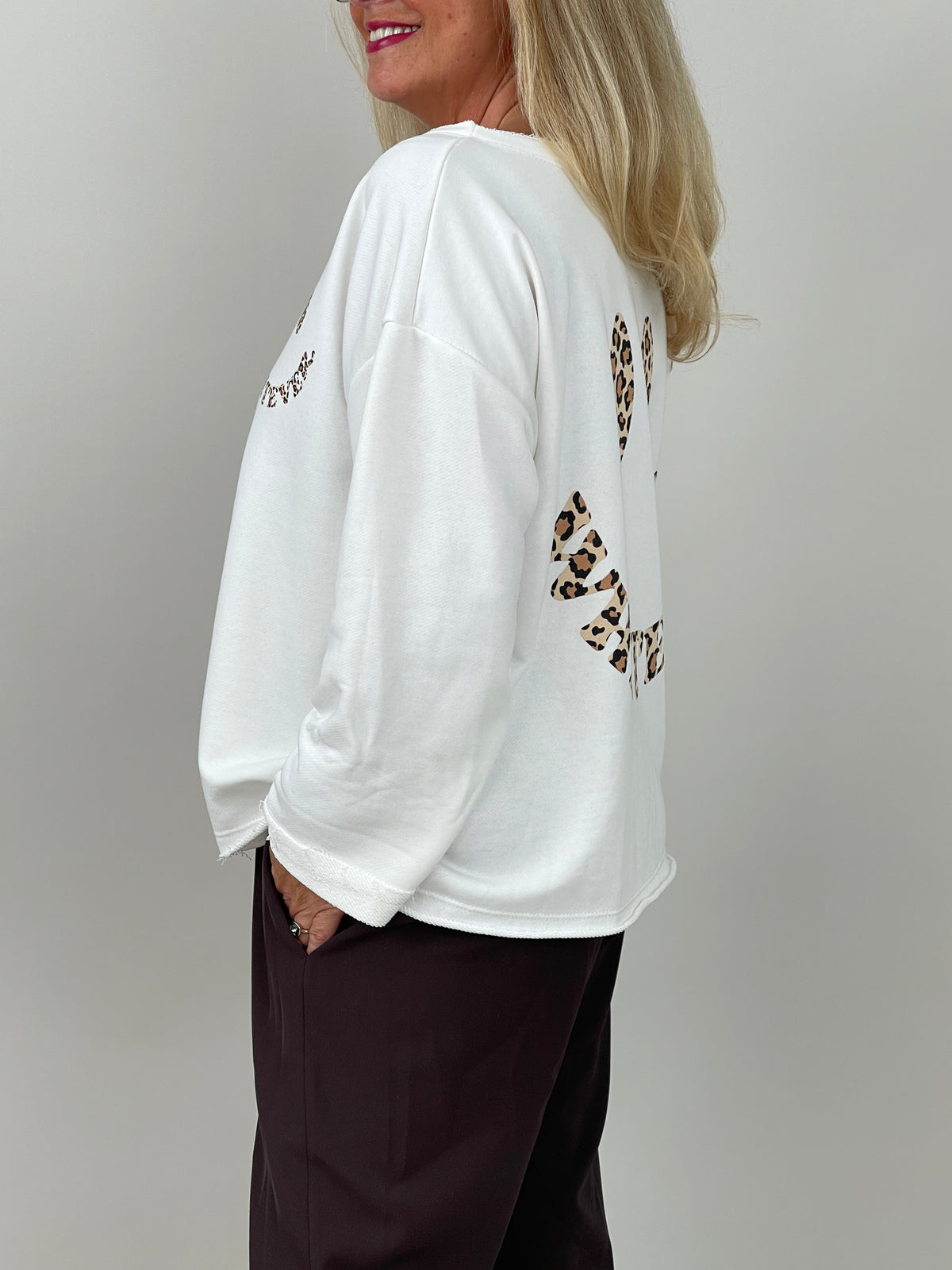 Sweatshirt Leo Smiley in Offwhite