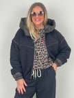 Bouclé-Jacke mit Steppkapuze in Schwarz