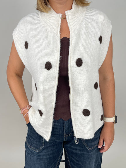 Strickweste mit Punkten & Reißverschluss in Offwhite