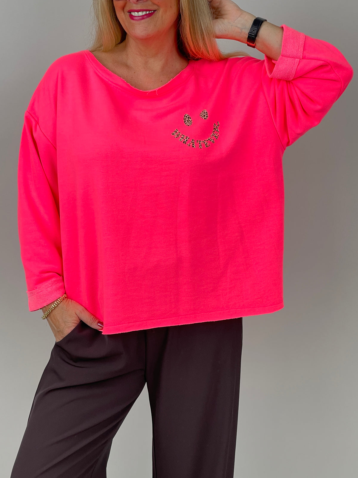 Sweatshirt Leo Smiley in Neonpink