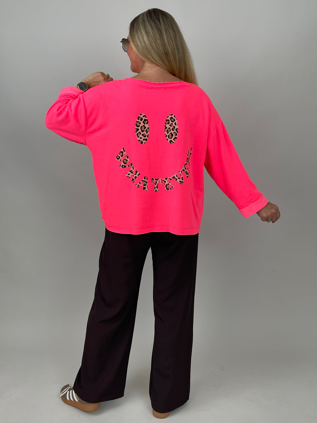 Sweatshirt Leo Smiley in Neonpink