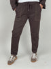 Jogpants mit Nieten-Details in Mokka