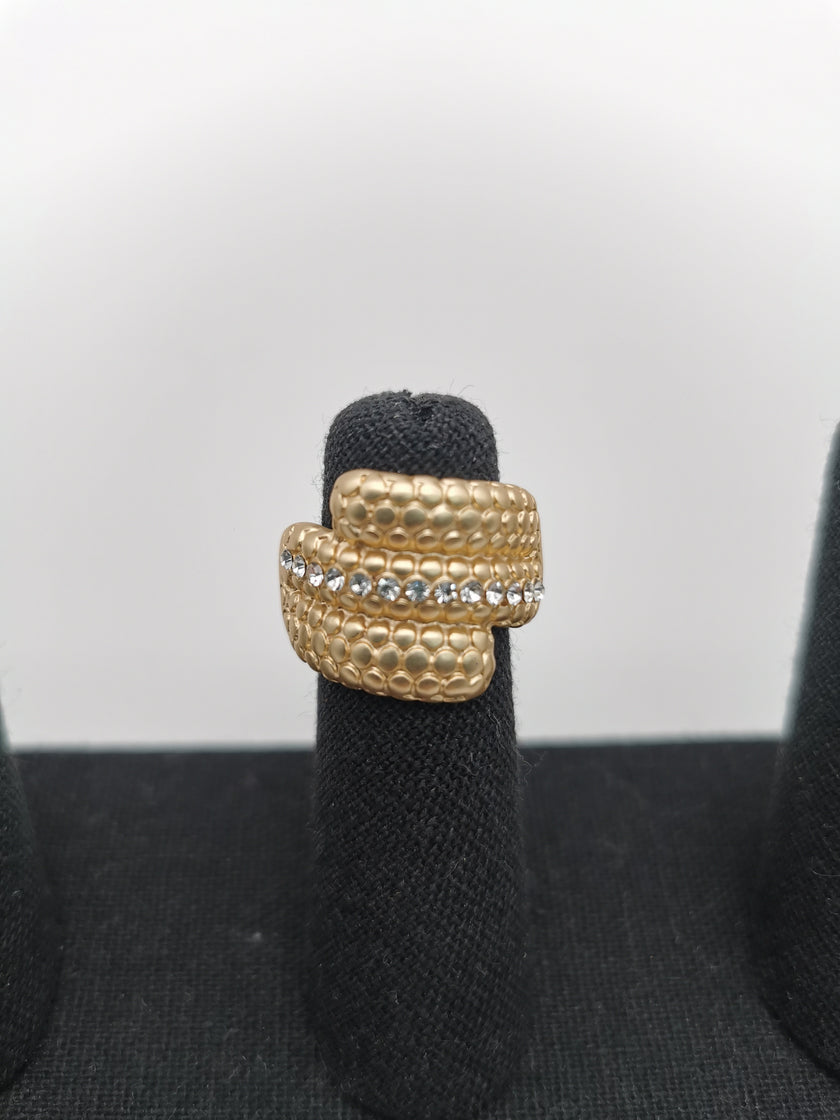 Goldener Ring mit Glitzersteinen Art. 3661