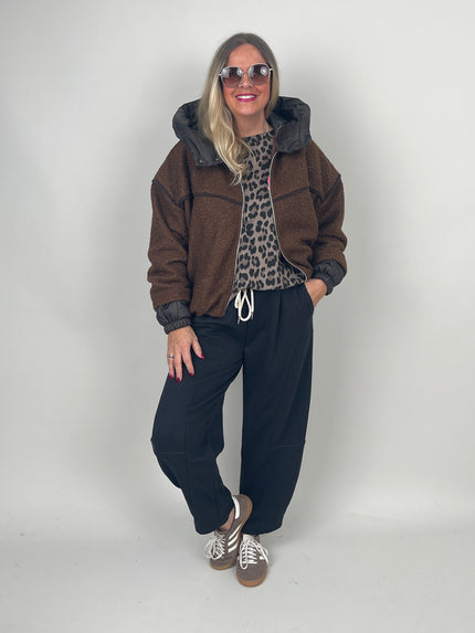 Bouclé-Jacke mit Steppkapuze in Braun