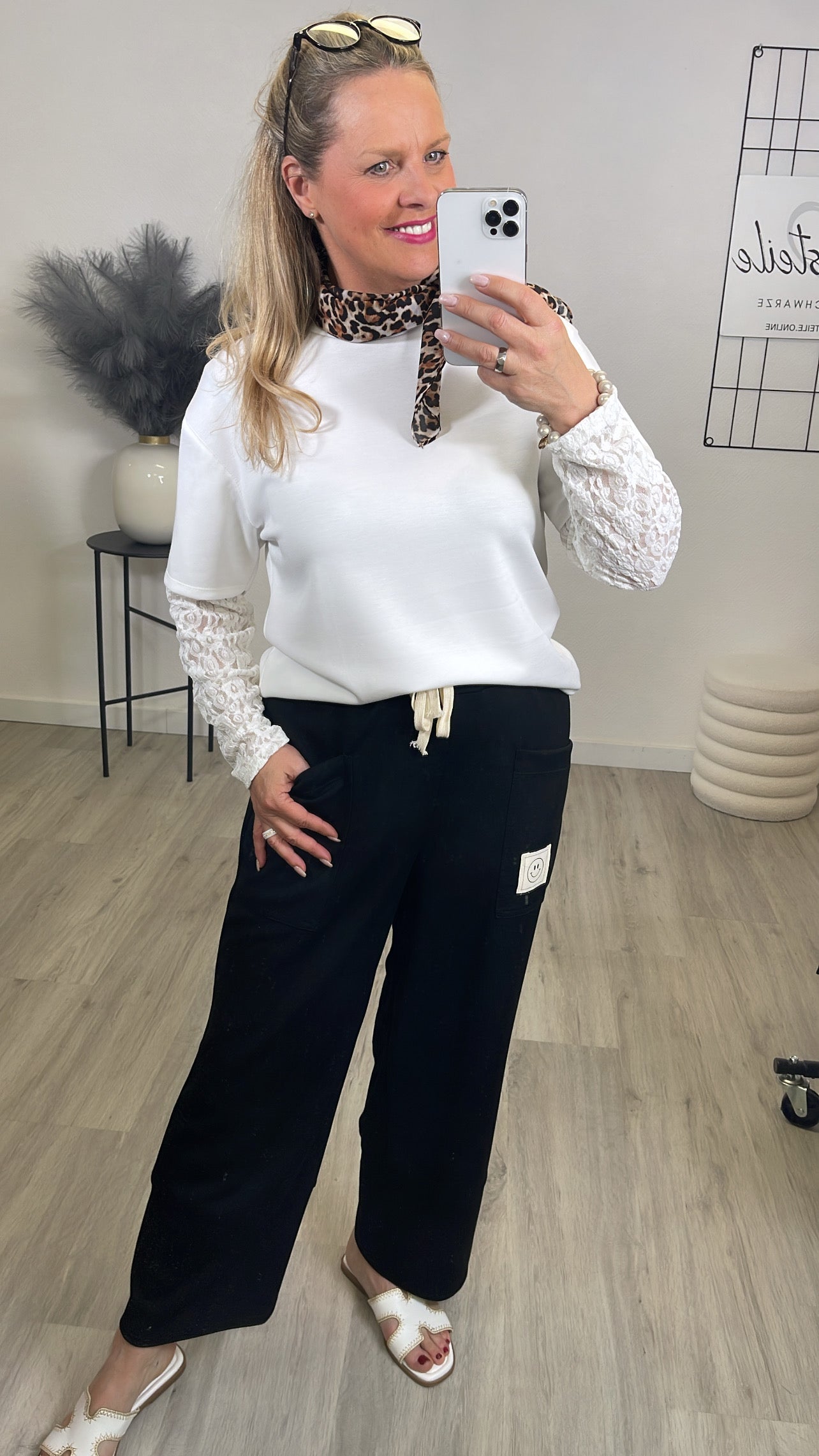 Shirt Soft mit Spitzen-Ärmeln in Offwhite