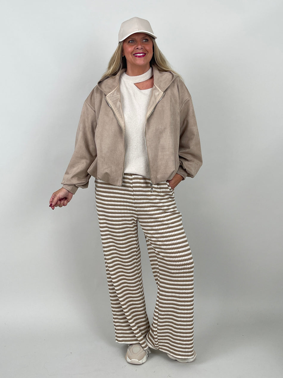 Jacke mit Kapuze in Velours-Optik in Beige