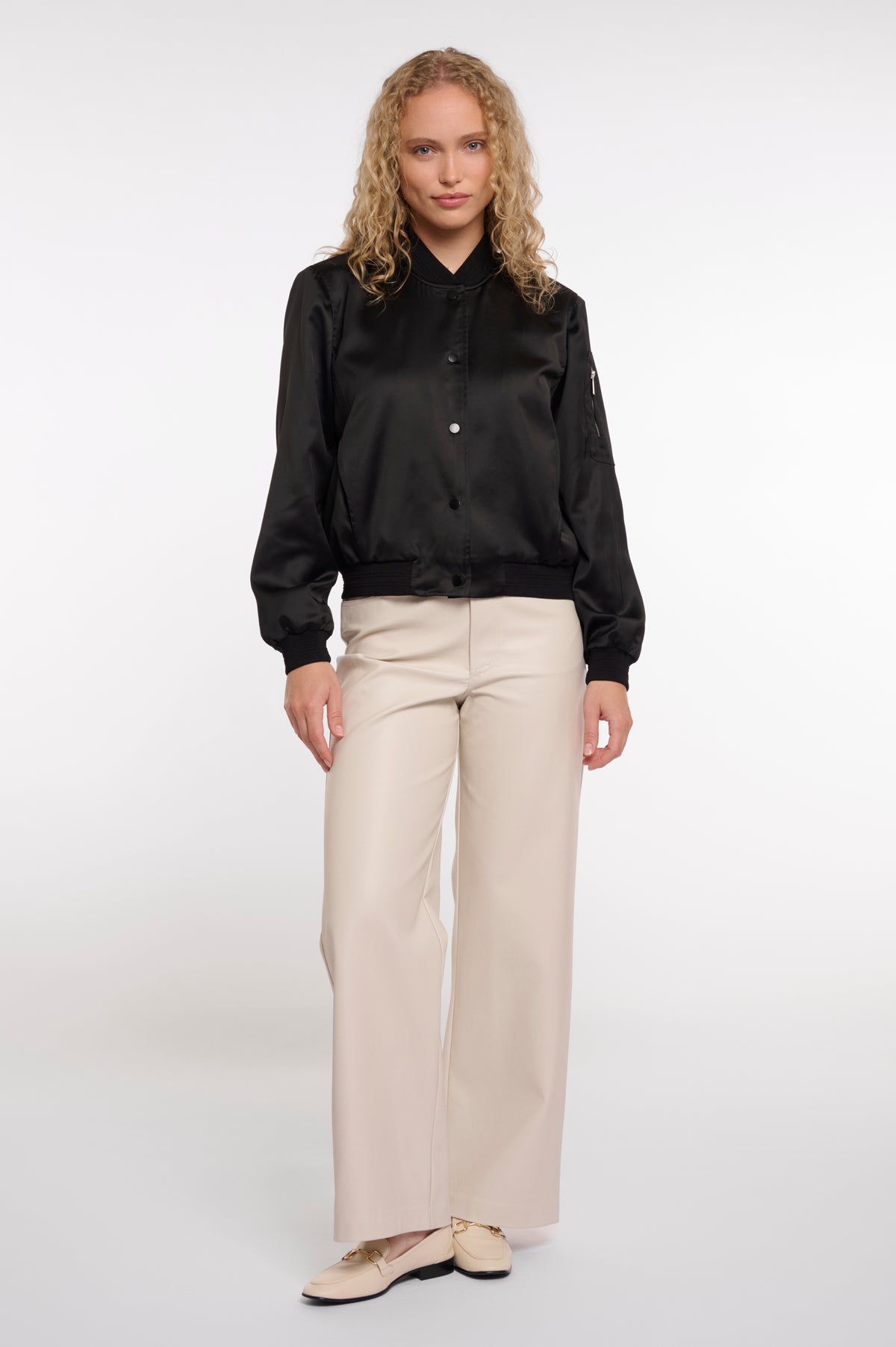 Bomber Jacke Banner in Schwarz von Rino&Pelle