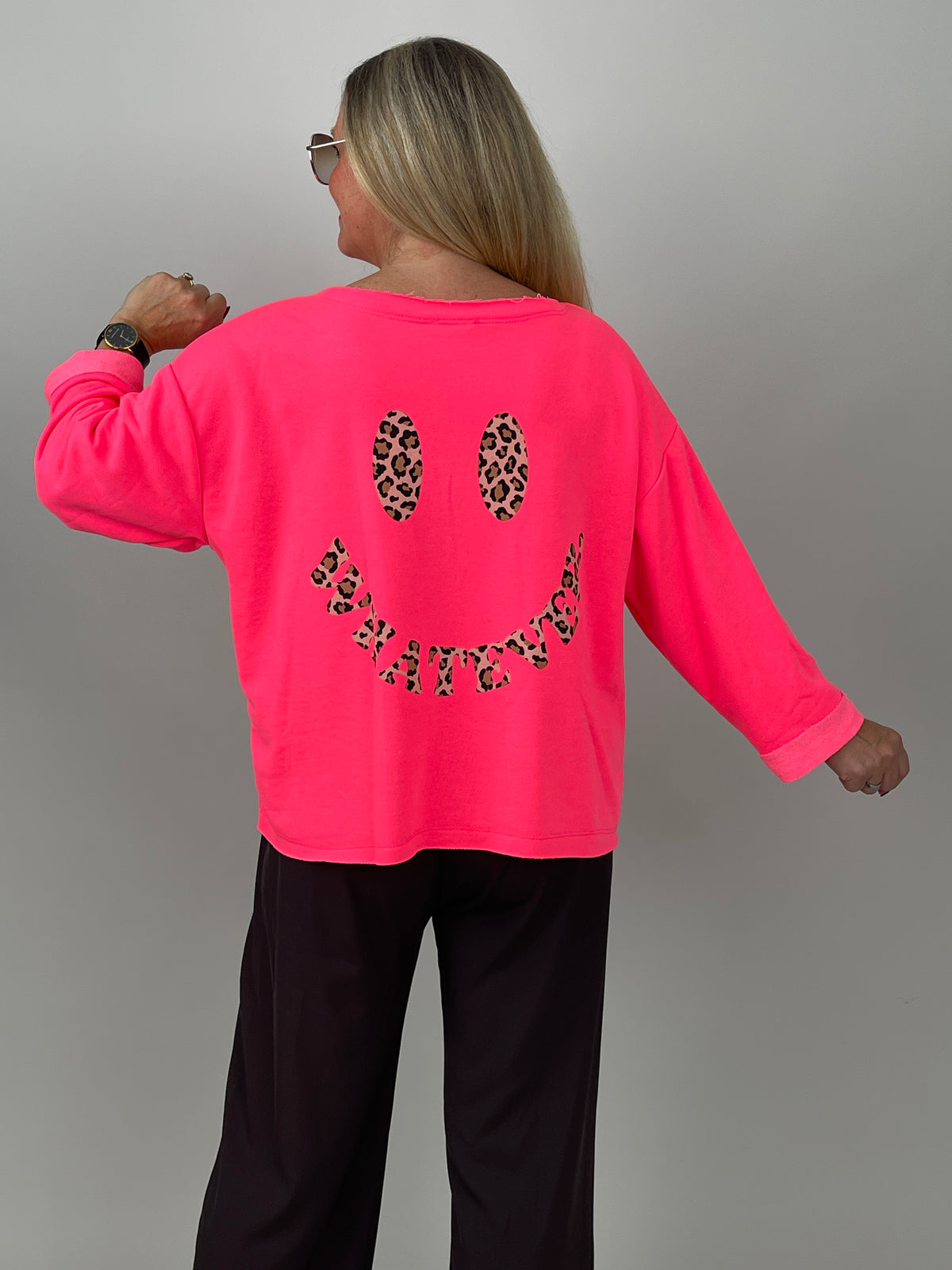 Sweatshirt Leo Smiley in Neonpink