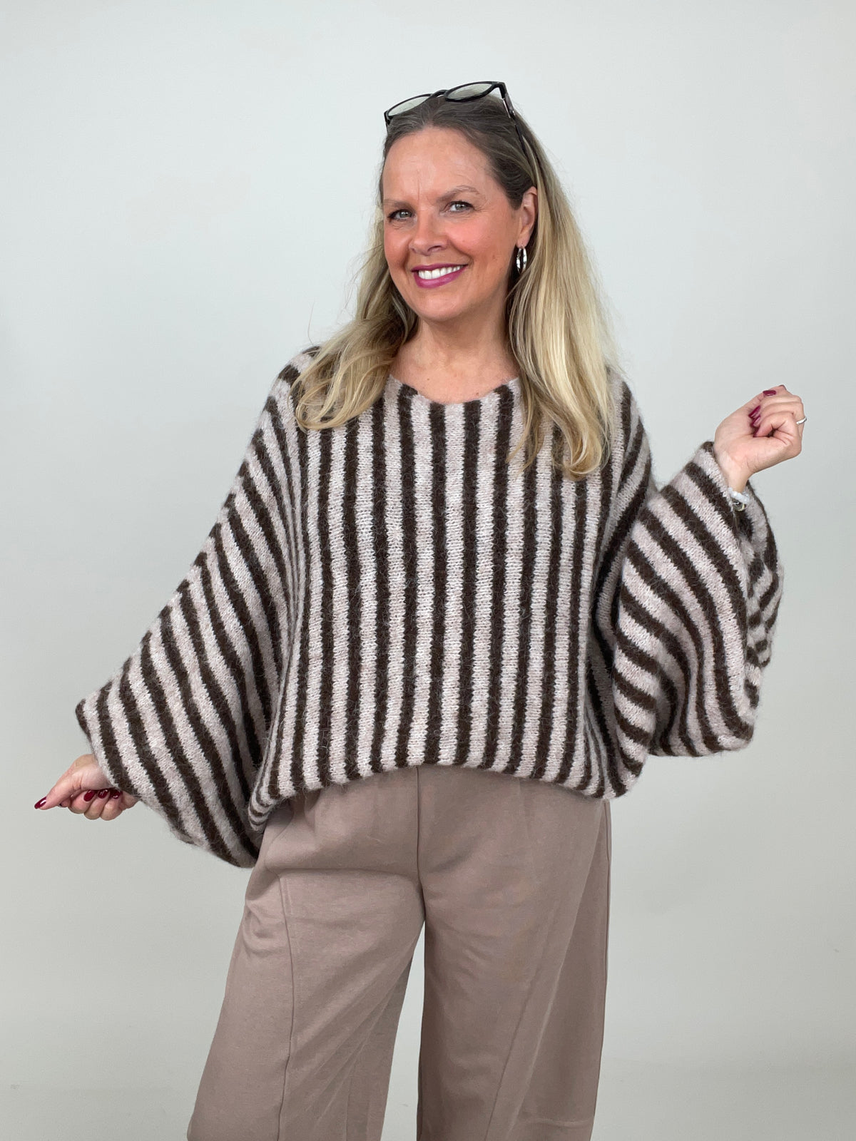 Pullover mit Fledermaus-Ärmeln Streifen in Taupe/Mokka