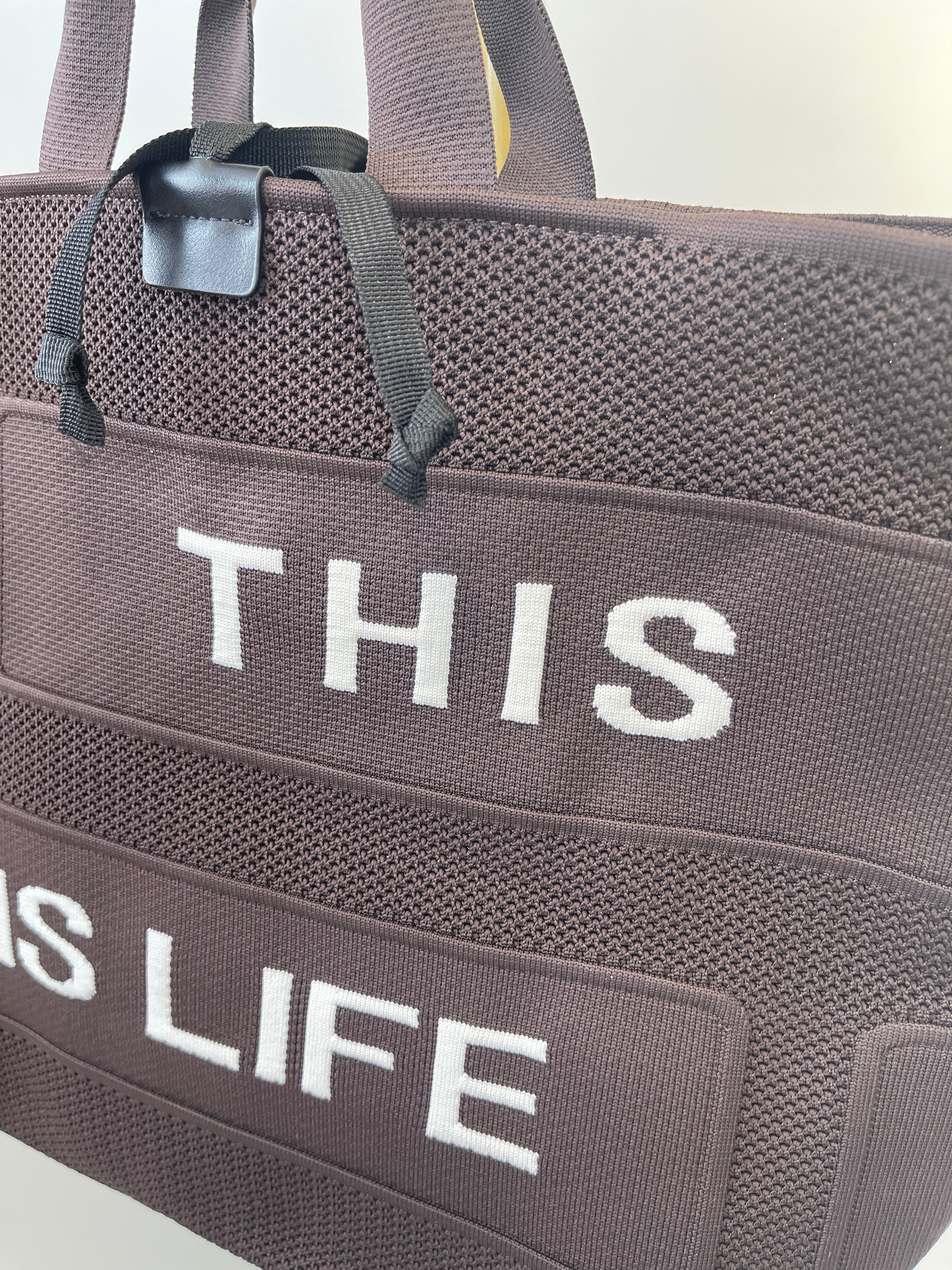 Stylischer Shopper in Mokka