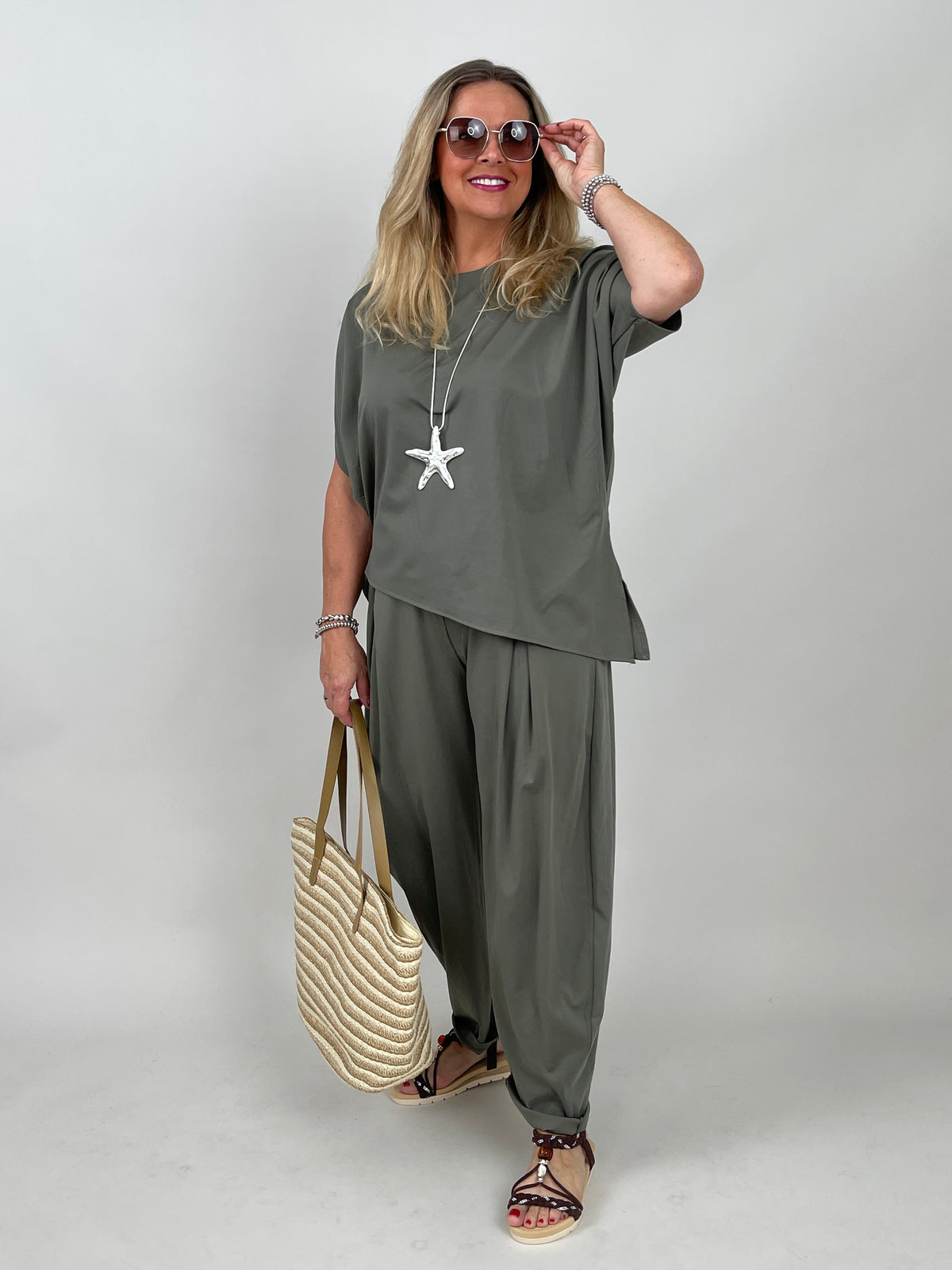 Hose Bundfalten Butterstoff in Khaki