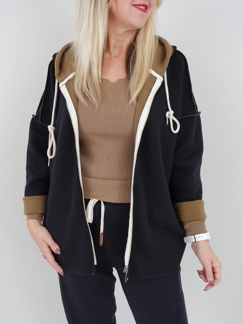 Jacke mit Kapuze Feinstrick in Schwarz/Camel Artikel 6528