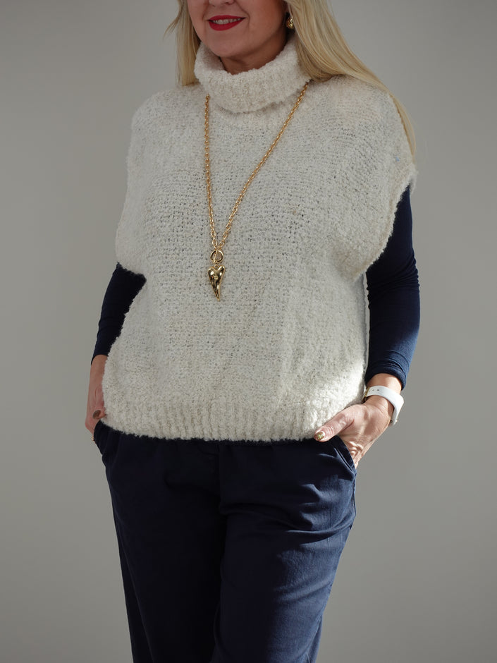 Pullunder mit Rollkragen in Creme Artikel 5411