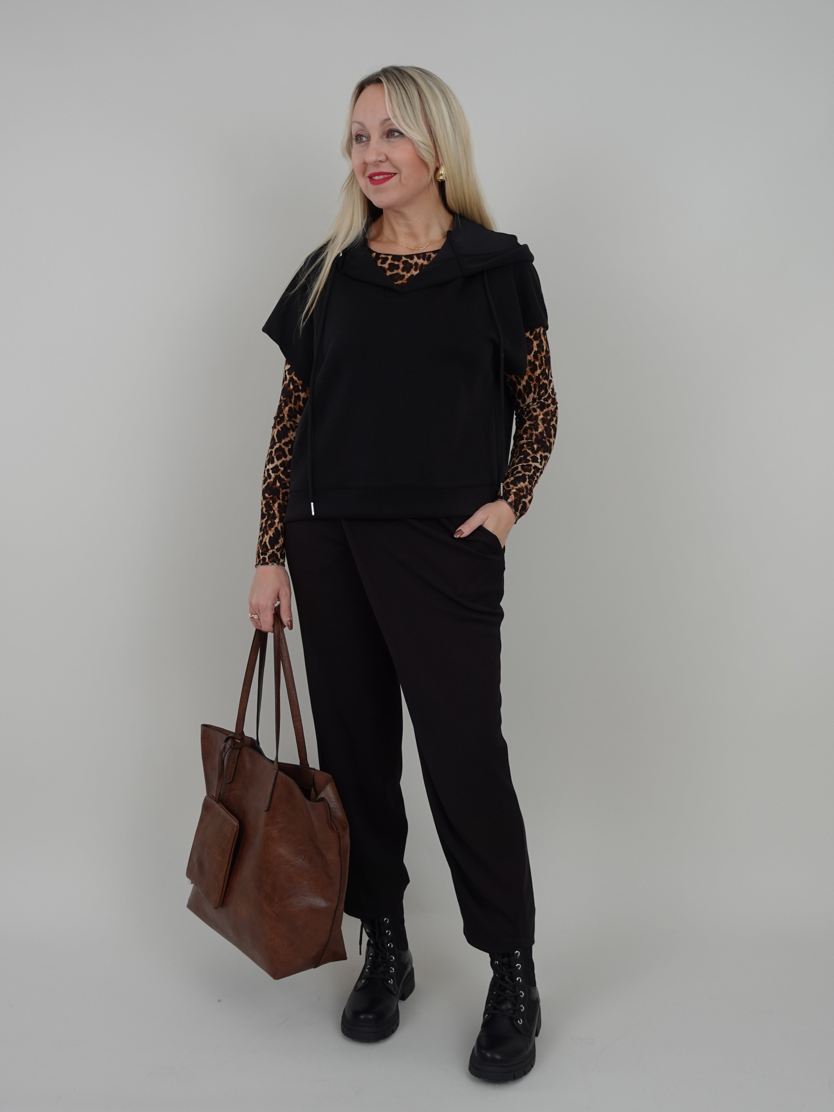 Sweatshirt Kurzarm mit Kapuze in versch. Farben Art. 6314