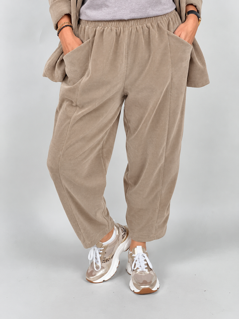 Barrel-Hose samtiger Cord in Beige