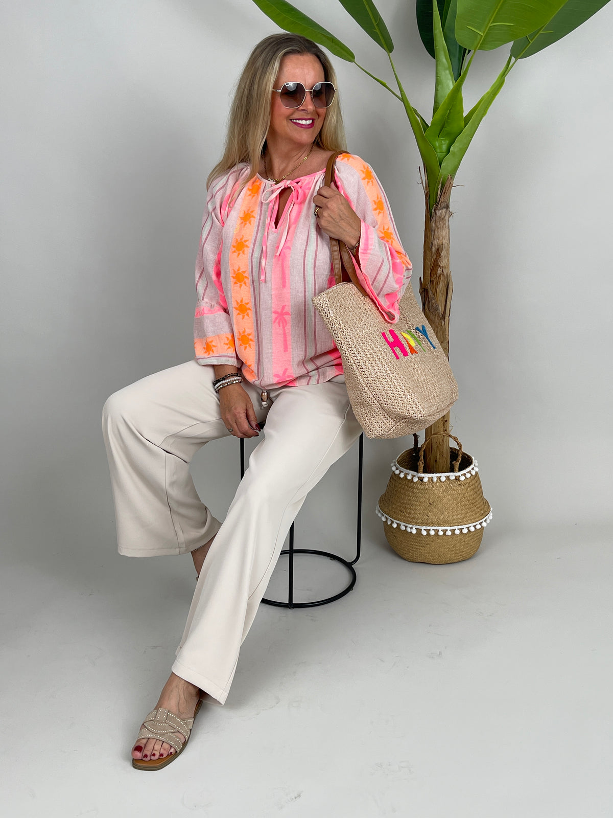 Boho-Bluse mit Neonstickerei in Pink/Orange