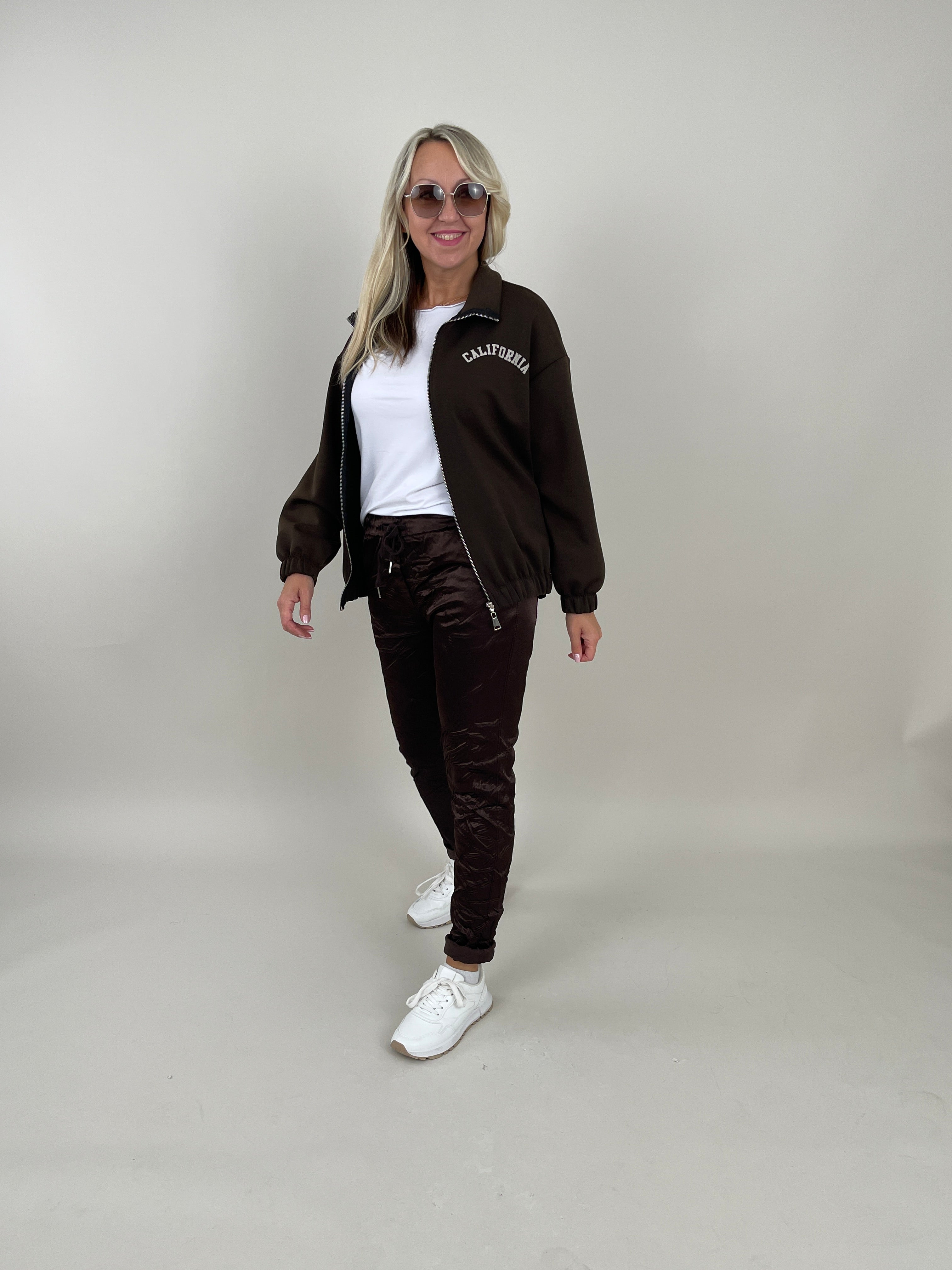 Sweatjacke mit Schriftzug in Mokka Artikel 6264