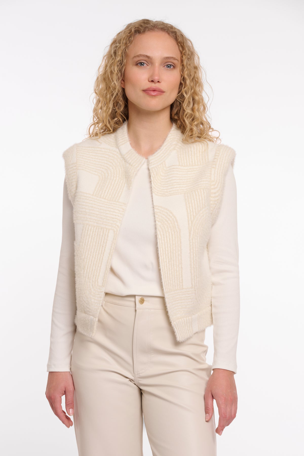 Weste Elona von Rino&Pelle in Birch Labyrinth