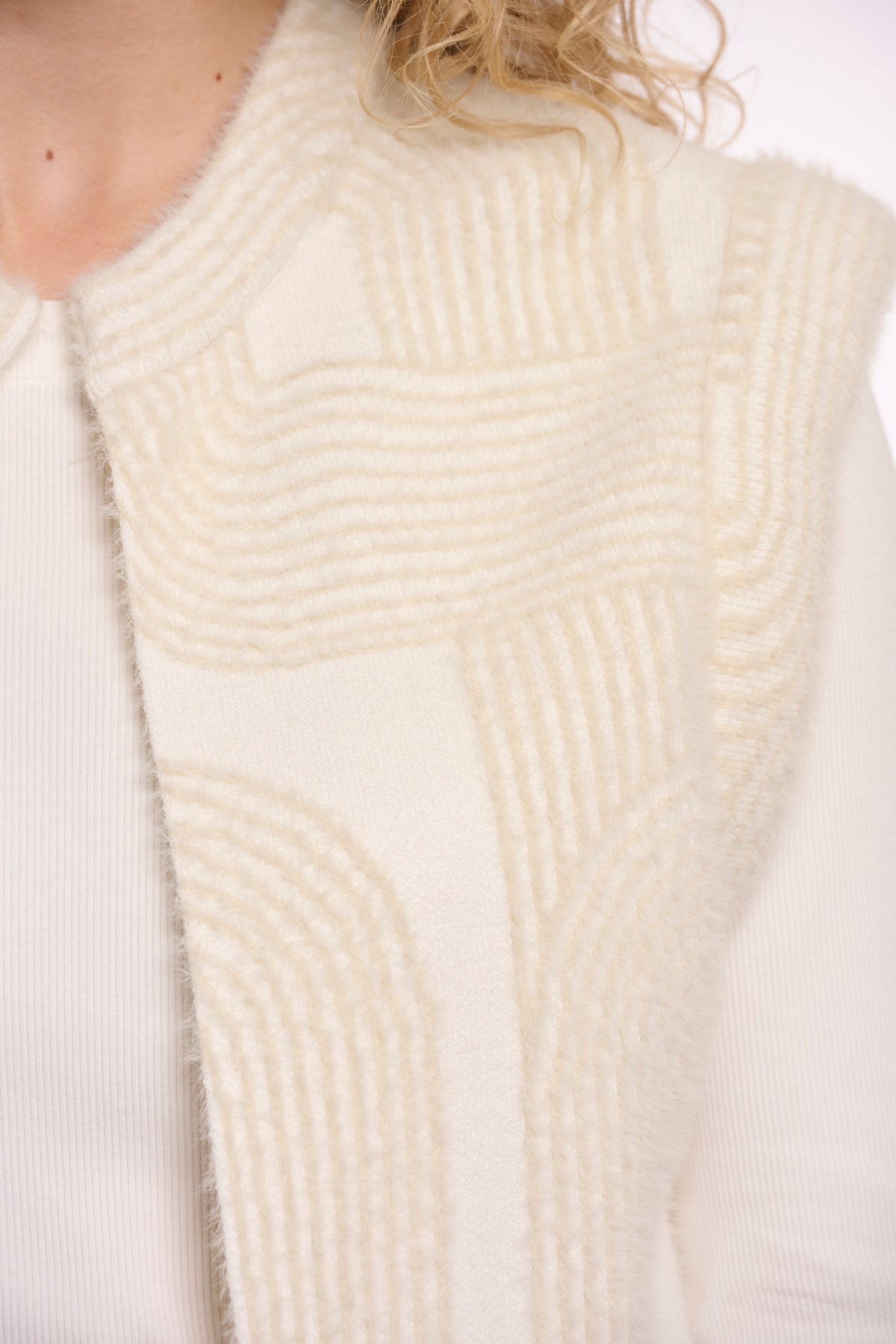 Weste Elona von Rino&Pelle in Birch Labyrinth