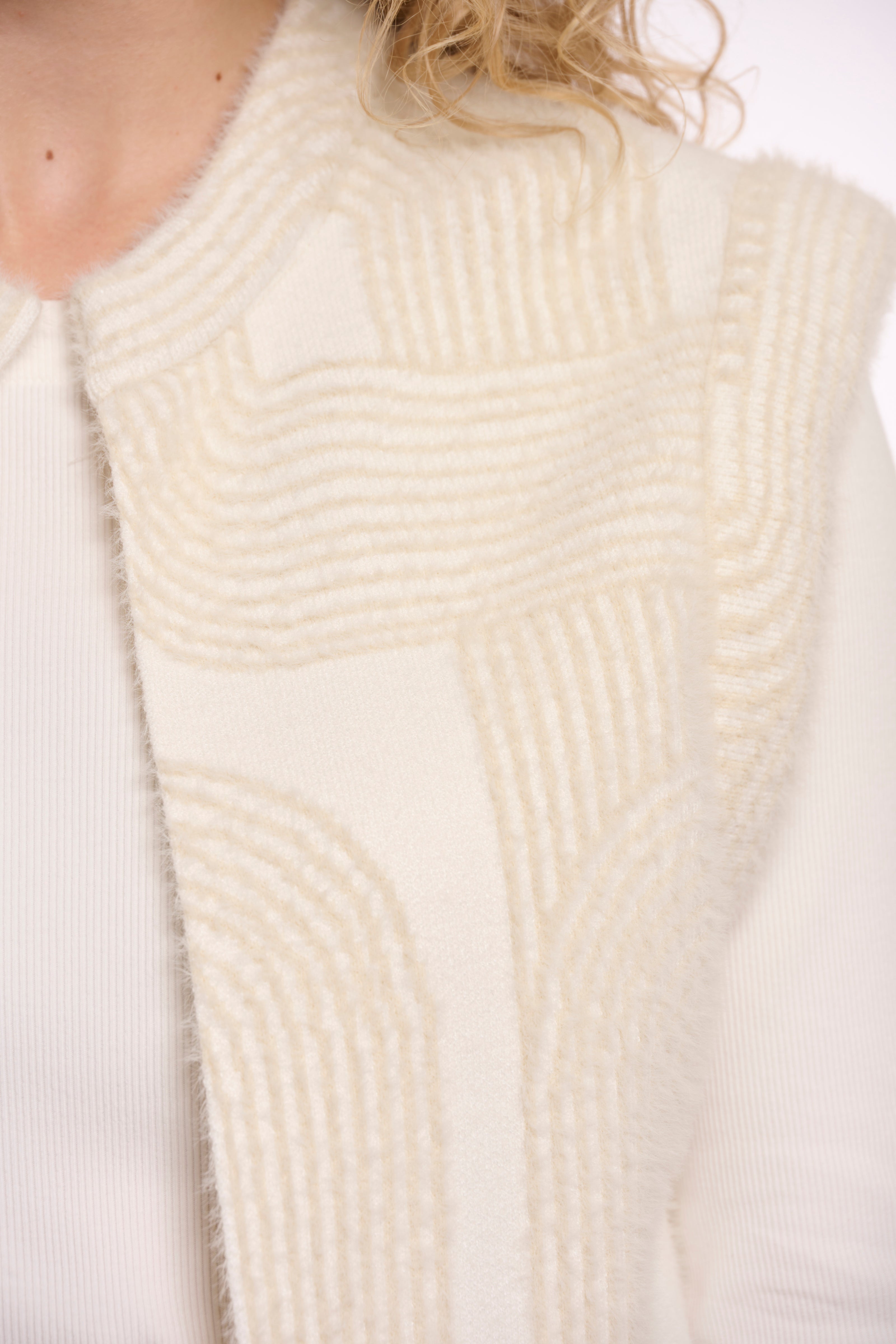 Weste Elona von Rino&Pelle in Birch Labyrinth