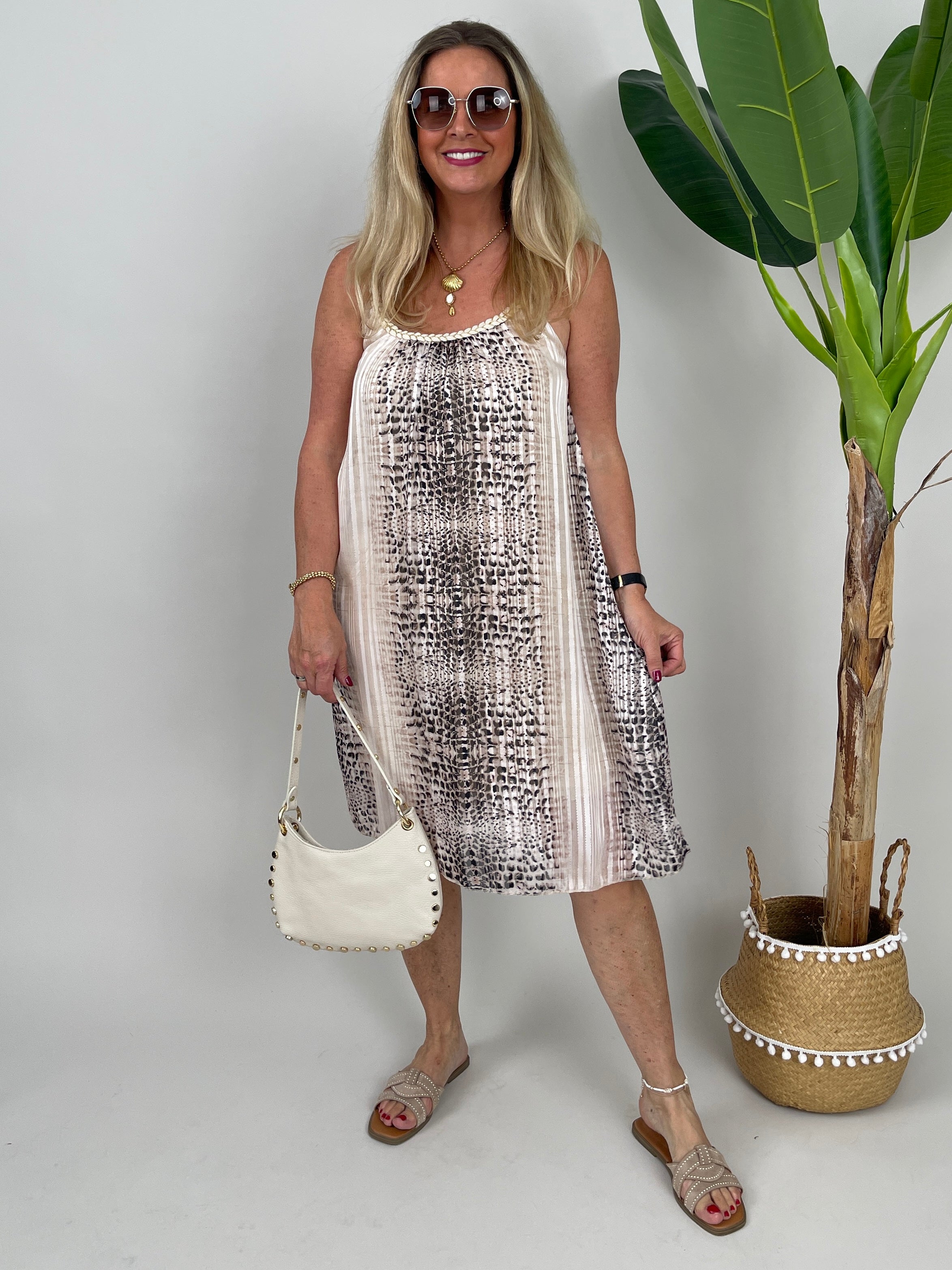 Kleid mit geflochtenen Trägern in Leo/Beige