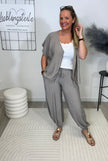 Leichter 2-Teiler mit Bluse und Ballonhose in Taupe