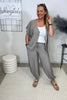 Leichter 2-Teiler mit Bluse und Ballonhose in Taupe