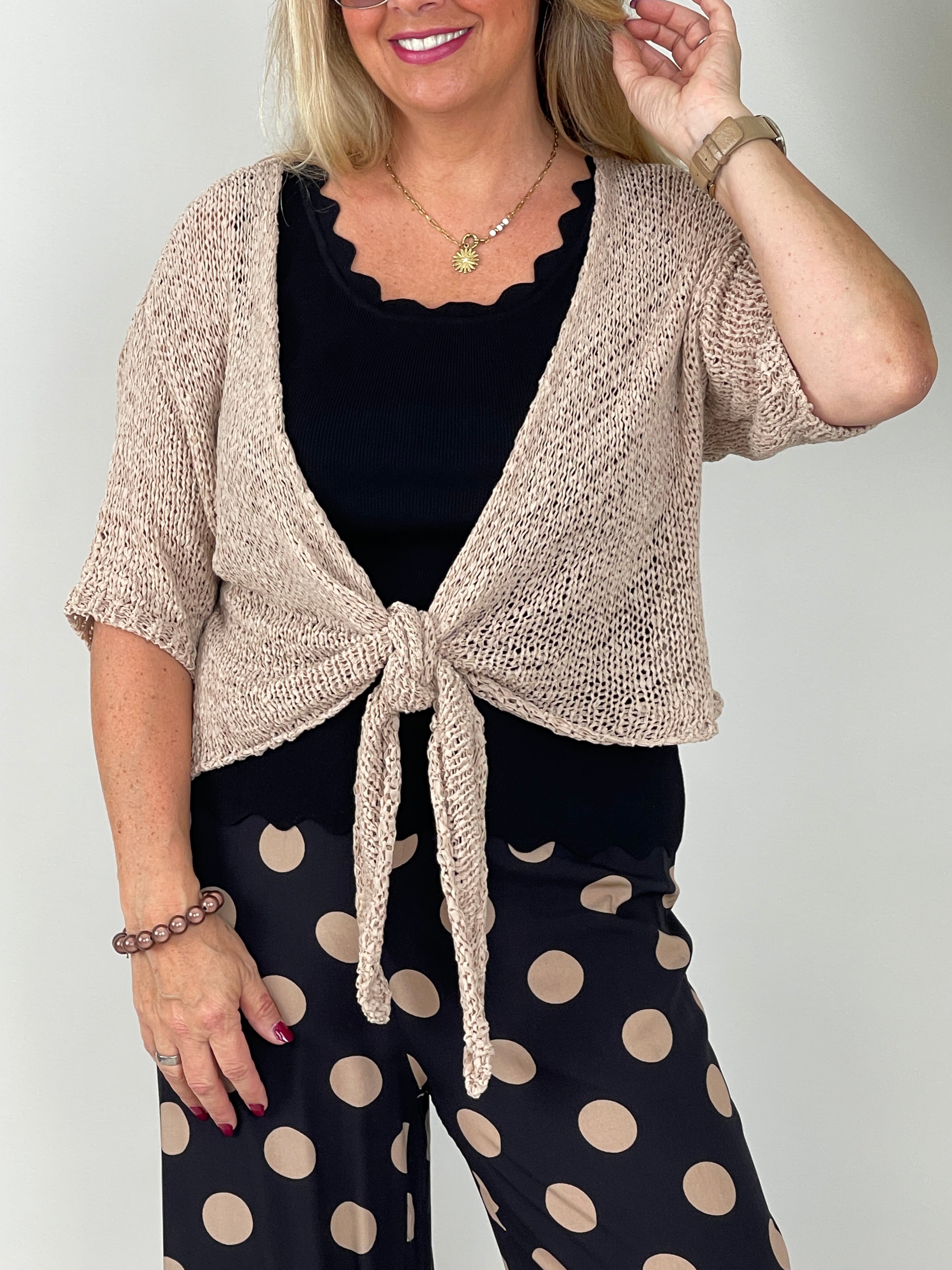 Häkel-Jacke zum Binden in Taupe