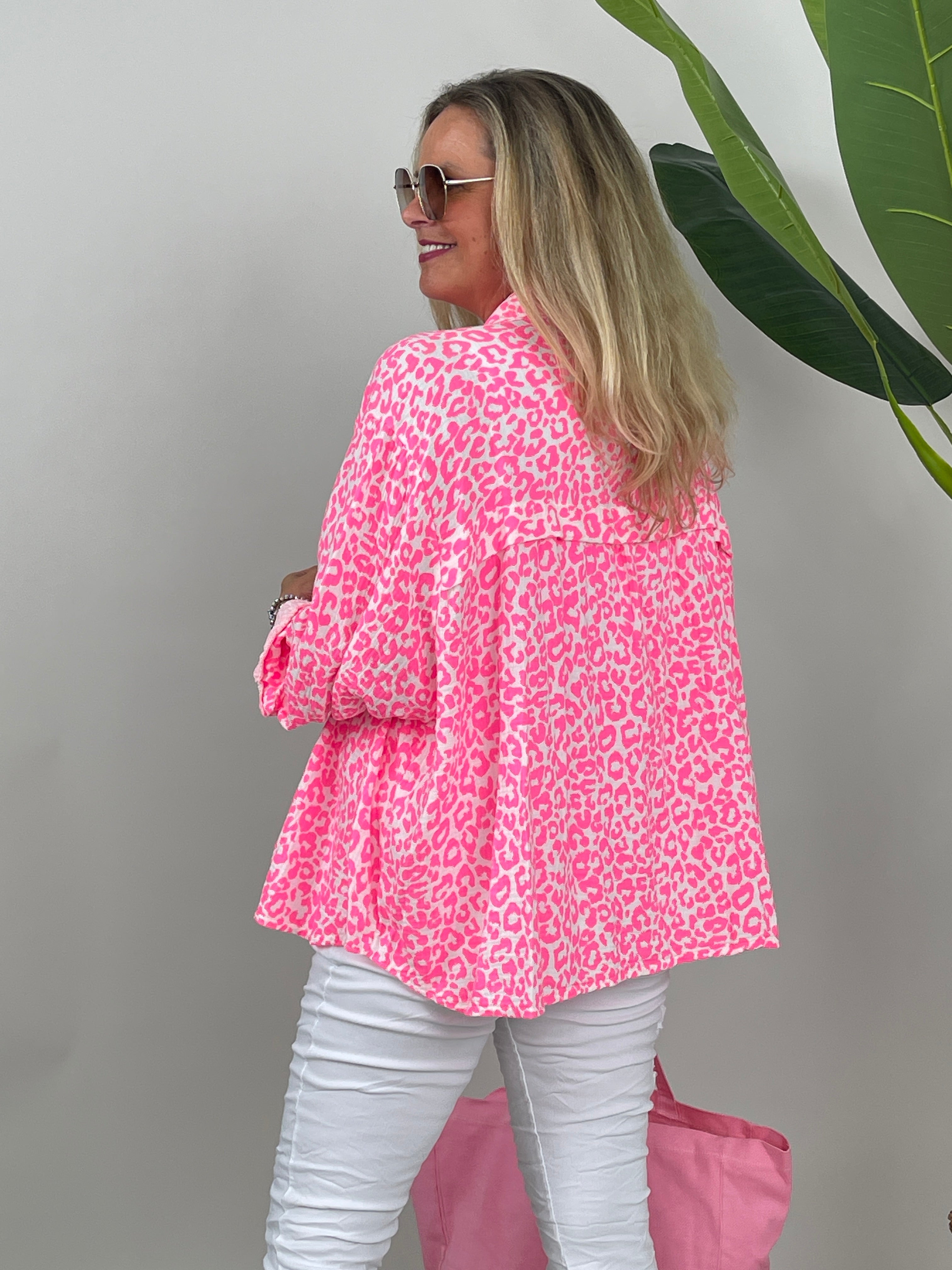 Musselin Bluse Leo in Neonpink/Weiß