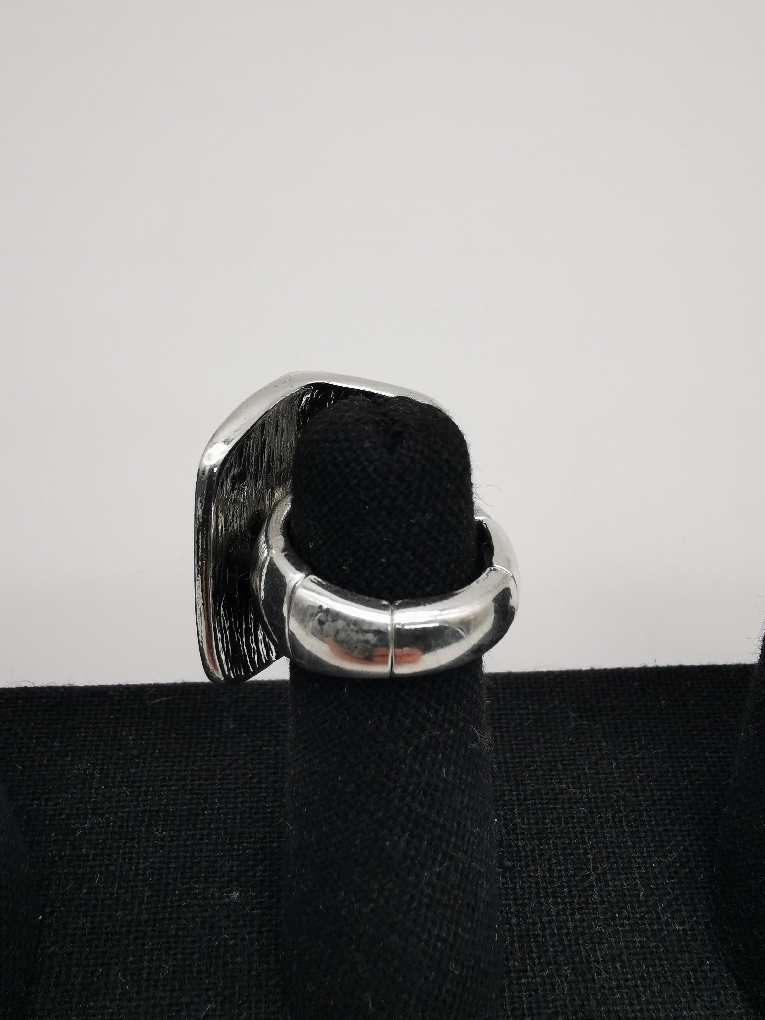 Silberner Ring mit Kante