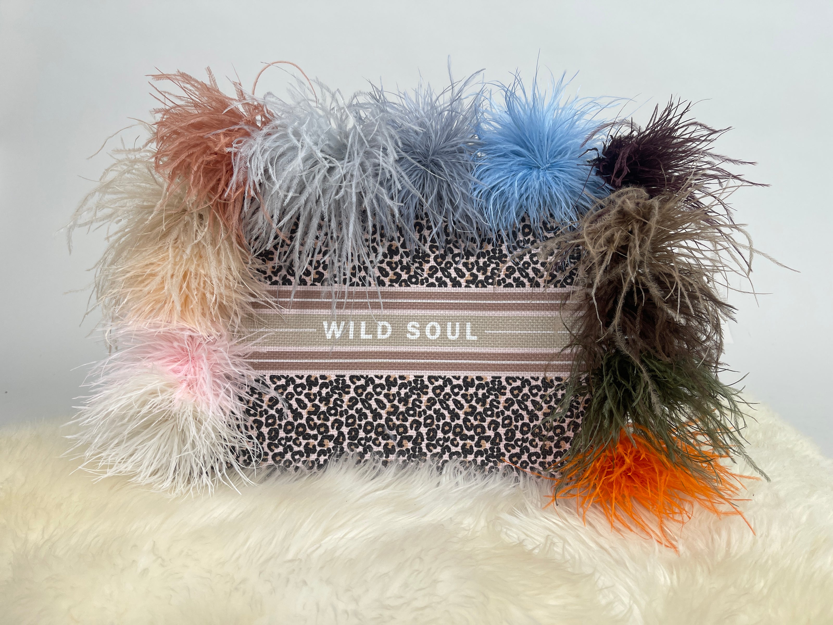 Federbrosche in versch. Farben Artikel 6222