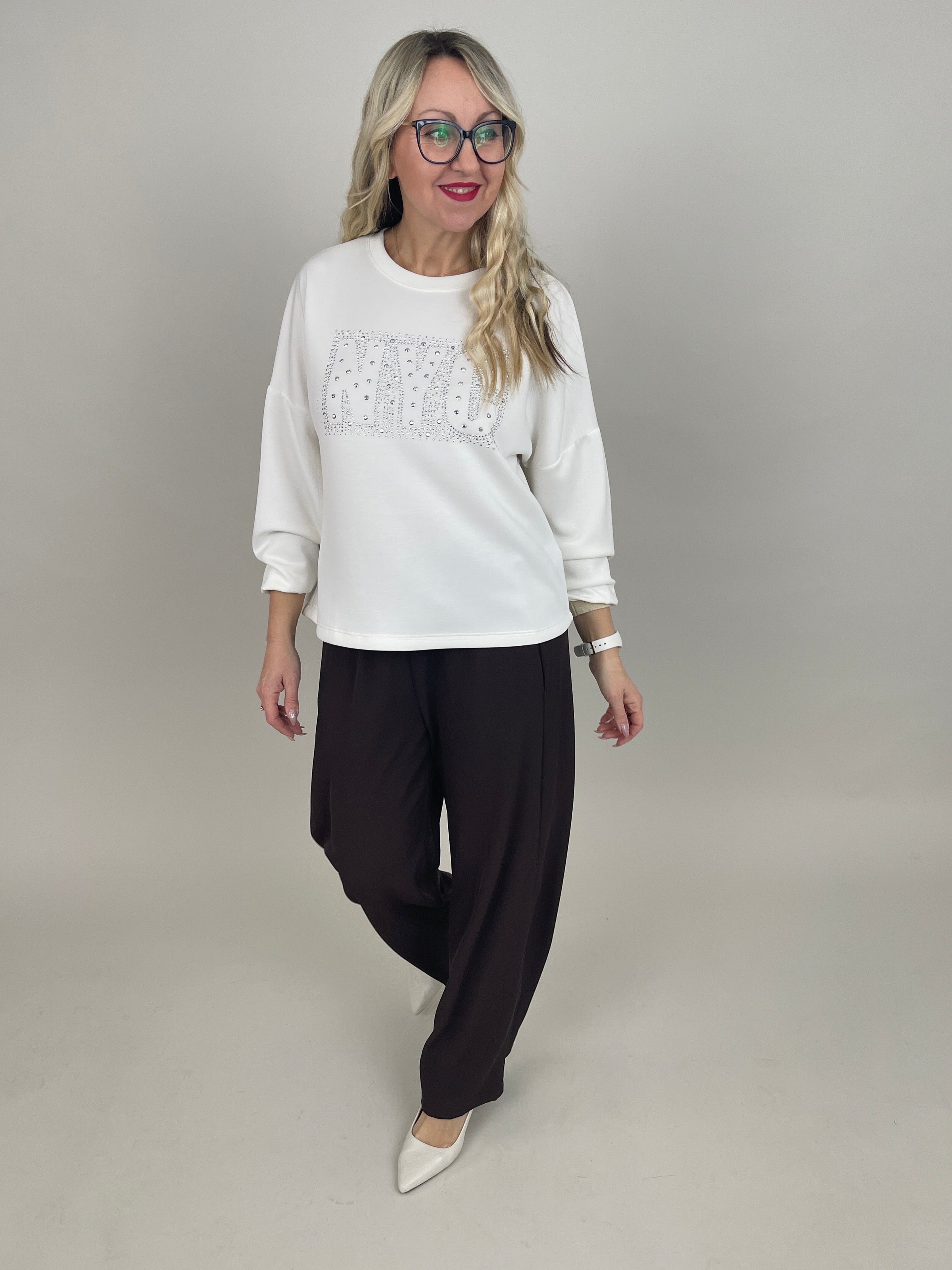 Sweatshirt Soft mit Nieten in Weiß