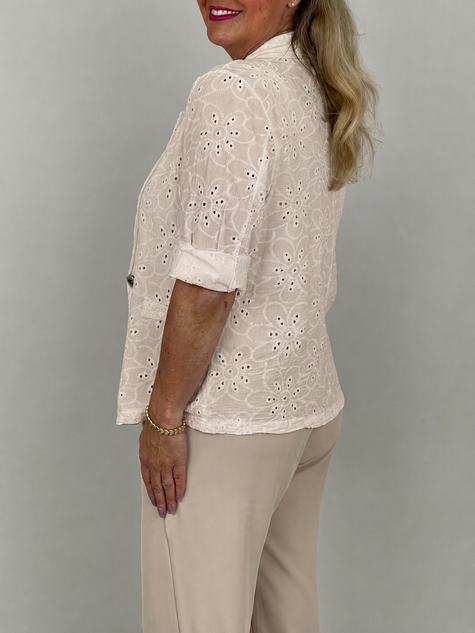Sommerblazer mit Lochstickerei in Beige