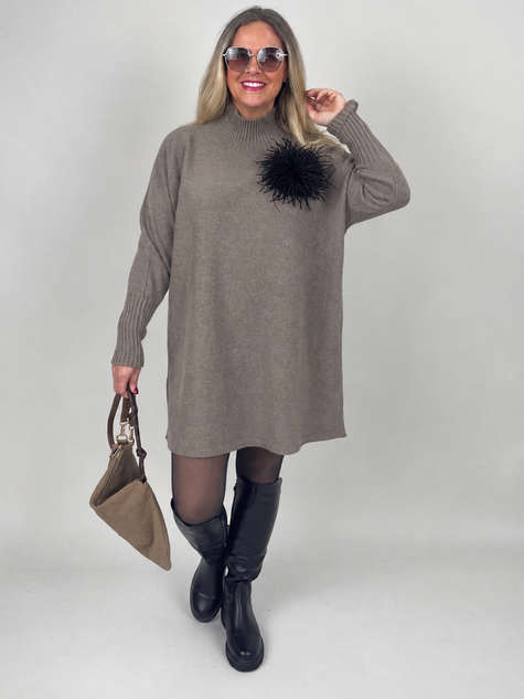 Pulloverkleid mit Stehkragen in Taupe
