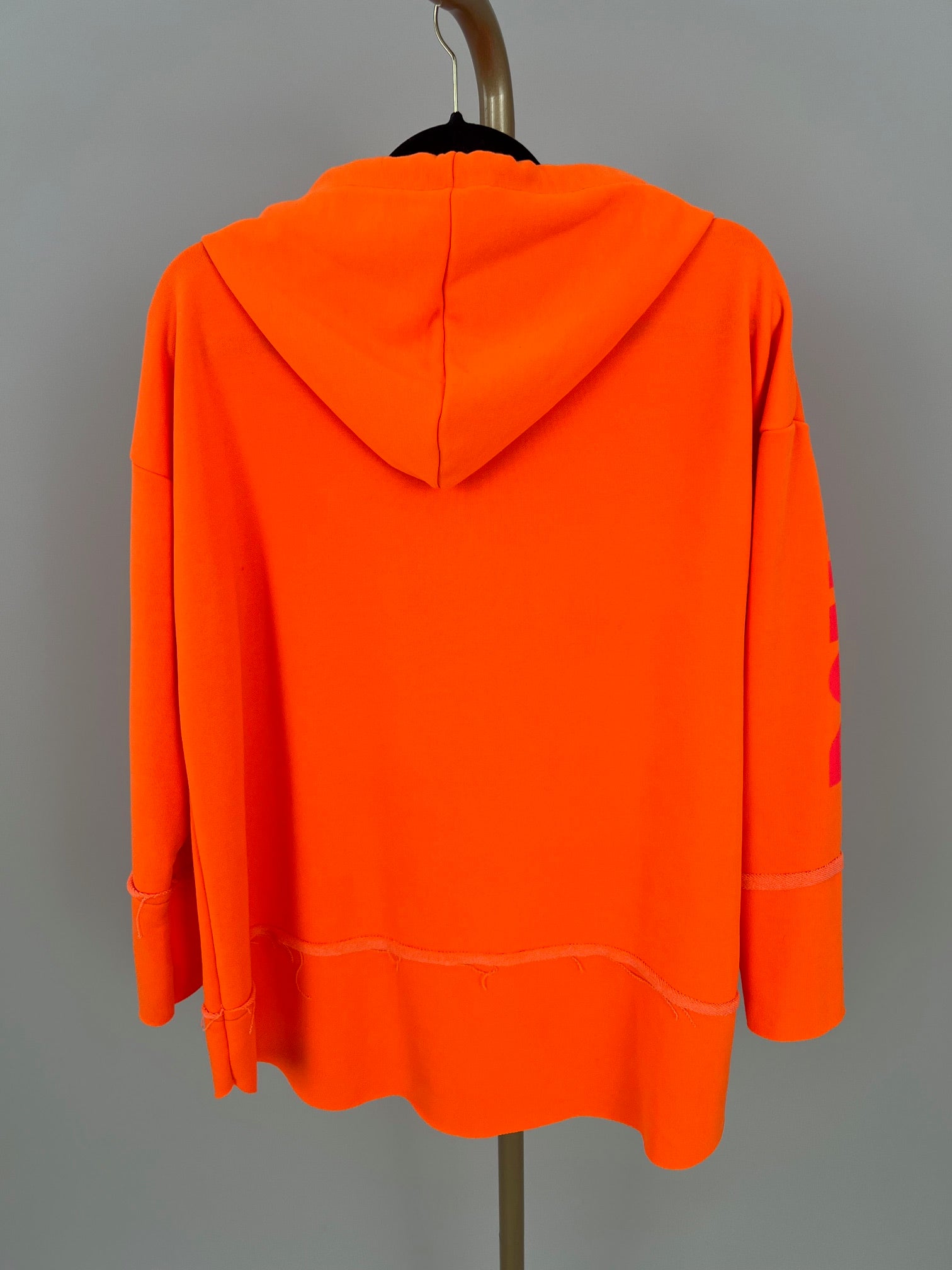 Kapuzen-Sweatshirt mit Print in Orange/Pink Artikel 6698