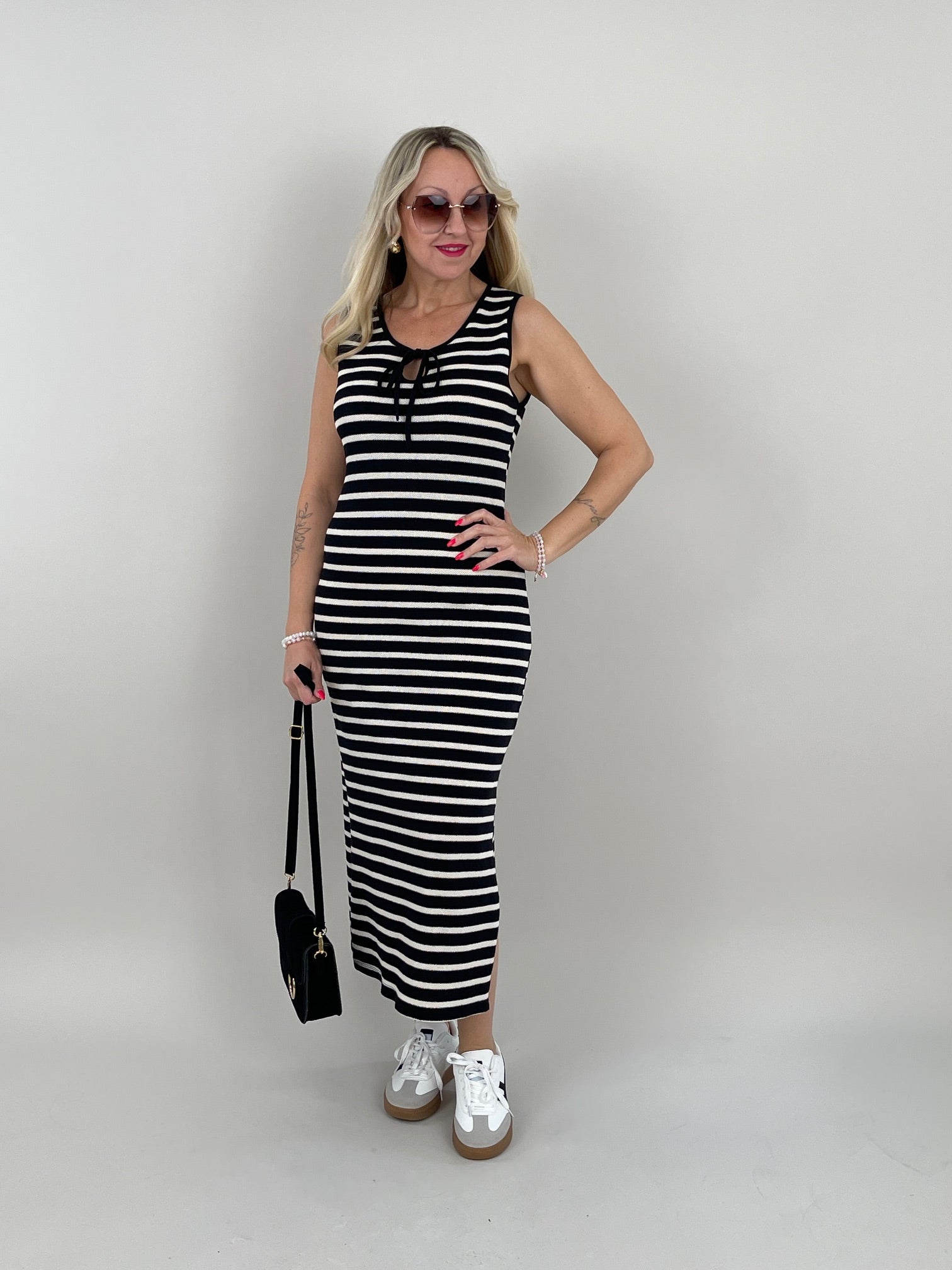 Kleid Feinstrick Streifen in Creme/Schwarz Artikel 6101