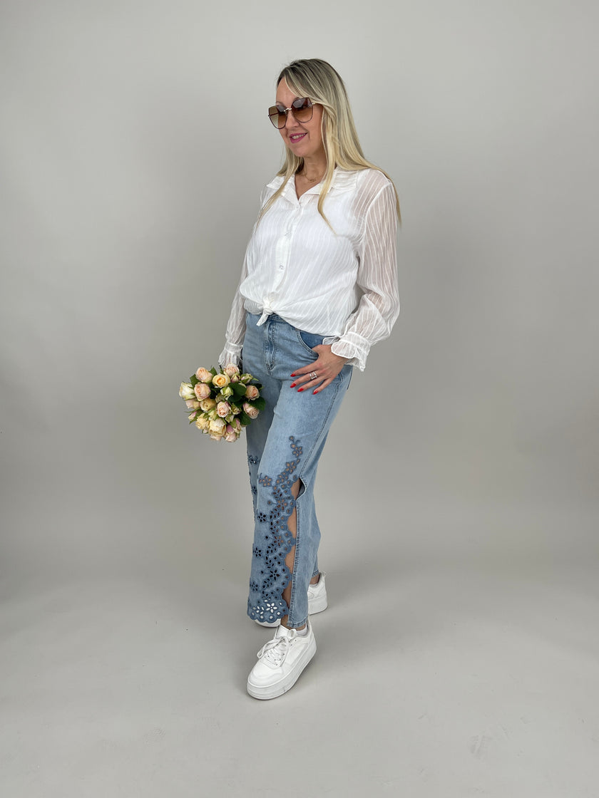 Modische 7/8 Jeans  mit Lochstickerei