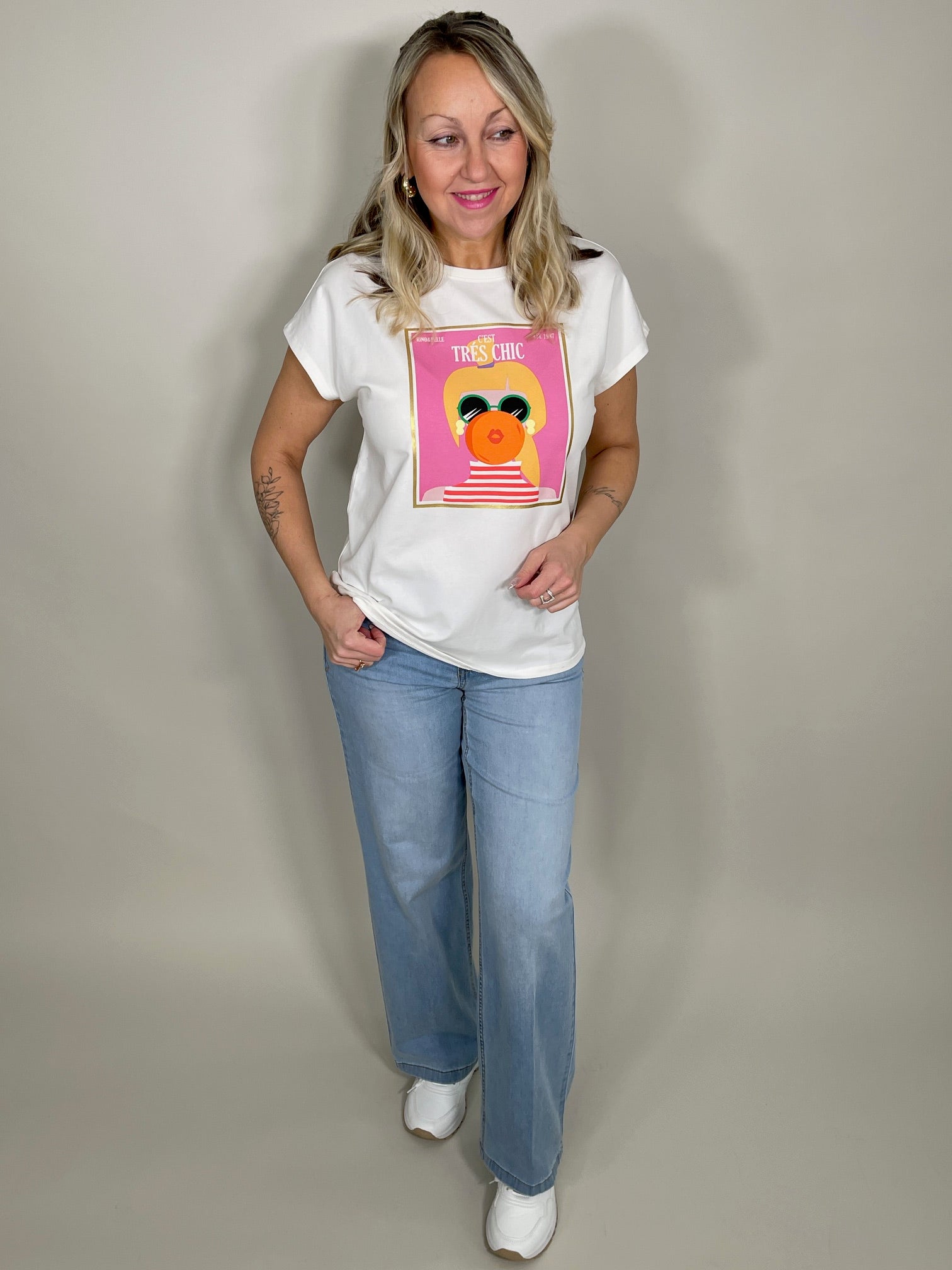 T-Shirt von Rino&Pelle mit Druck in Offwhite