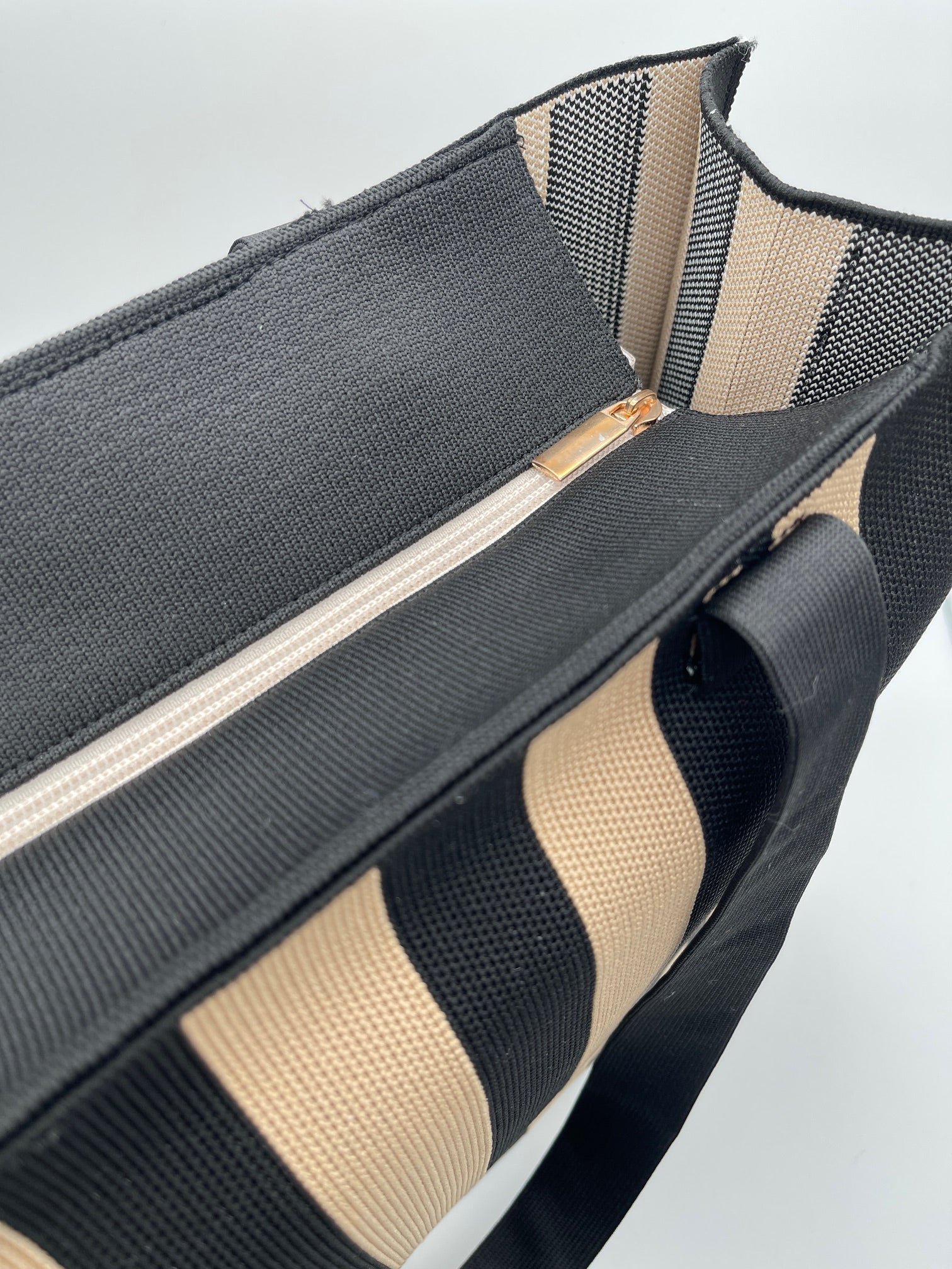 Tasche Streifen Schwarz/Camel Art. 6534