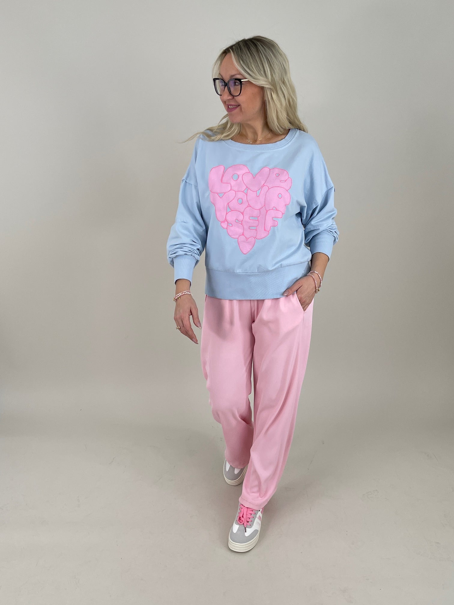 Sweatshirt mit Schriftzug in Hellblau Art. 6764