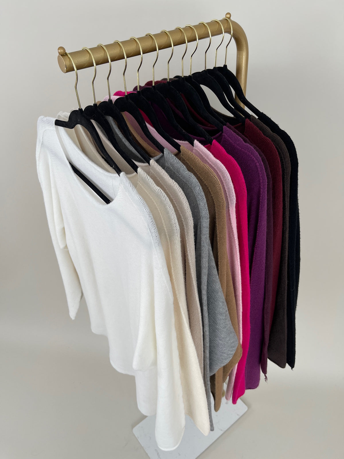 Pullover Uni Rundhals-Ausschnitt in versch. Farben