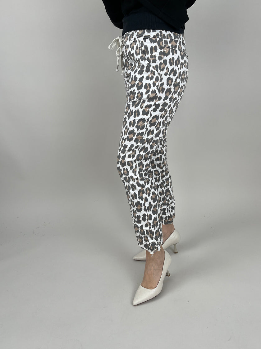 Jogpants in Leo/Weiß