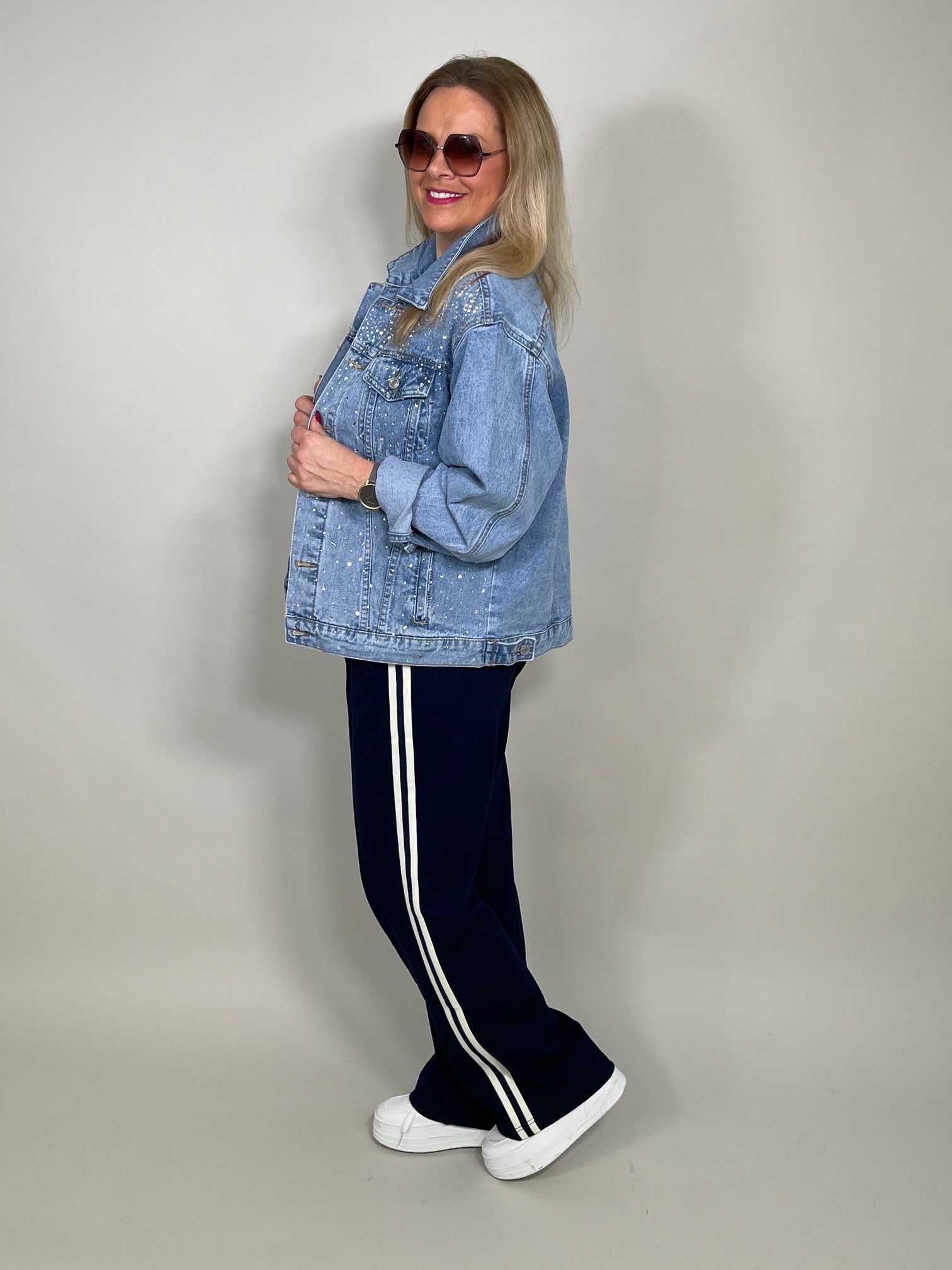 Jeansjacke mit Strasssteinen Artikel 5610