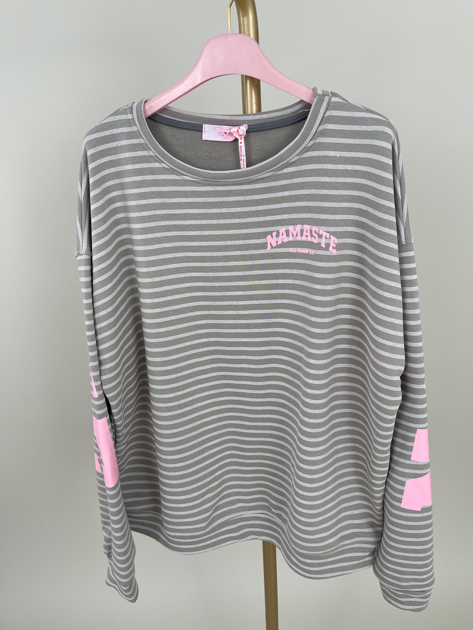 Sweater Namaste gestreift in Taupe/Offwhite Artikel 6145